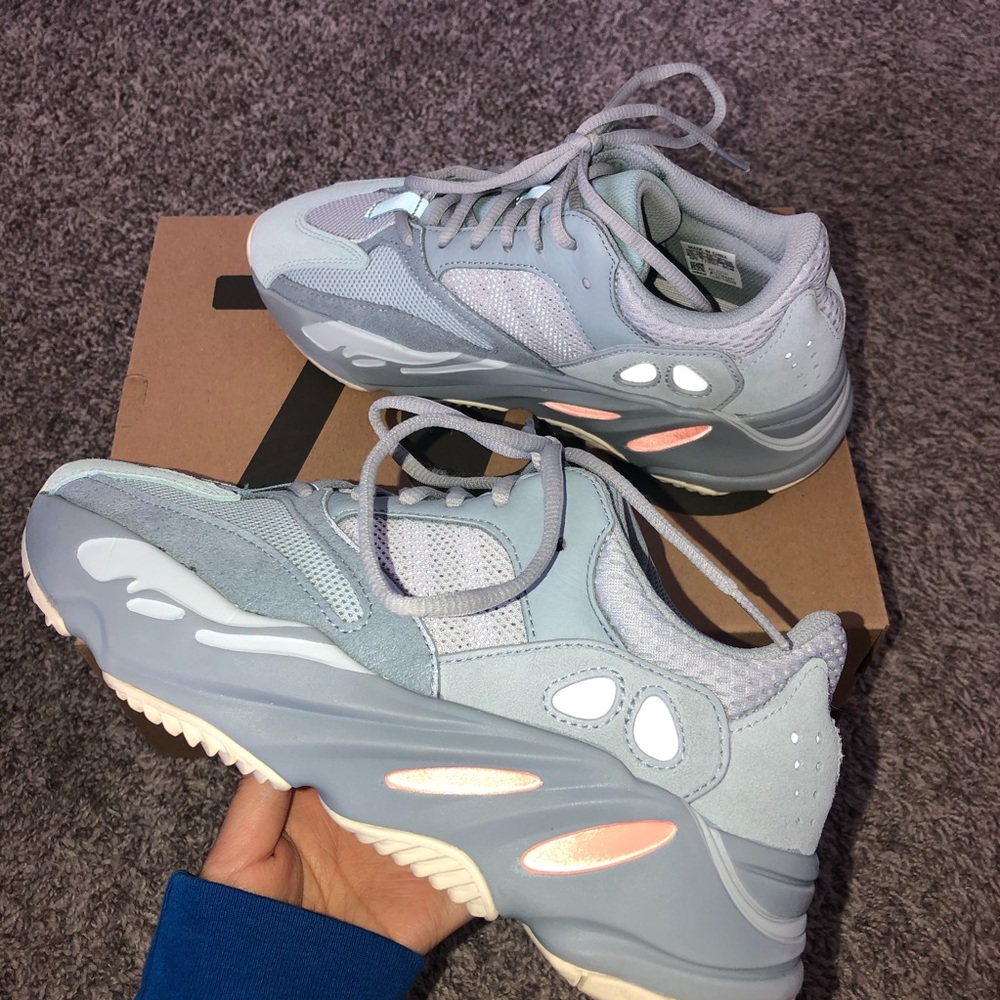YEEZY INERTIA 700
